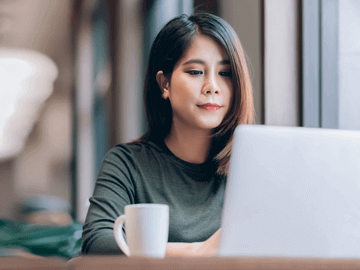 woman-working-in-banking