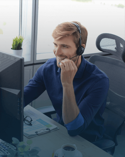 happy-male-customer-support
