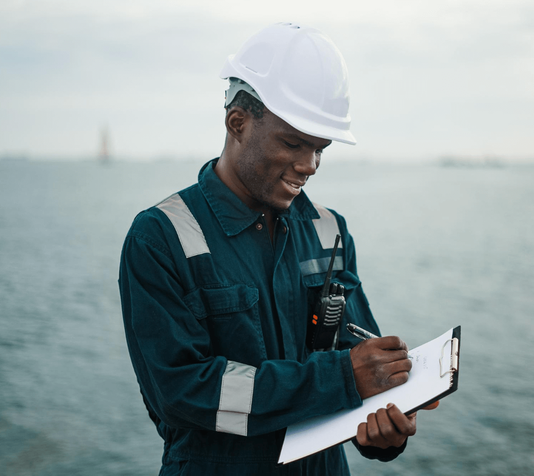 offshore-worker-at-sea