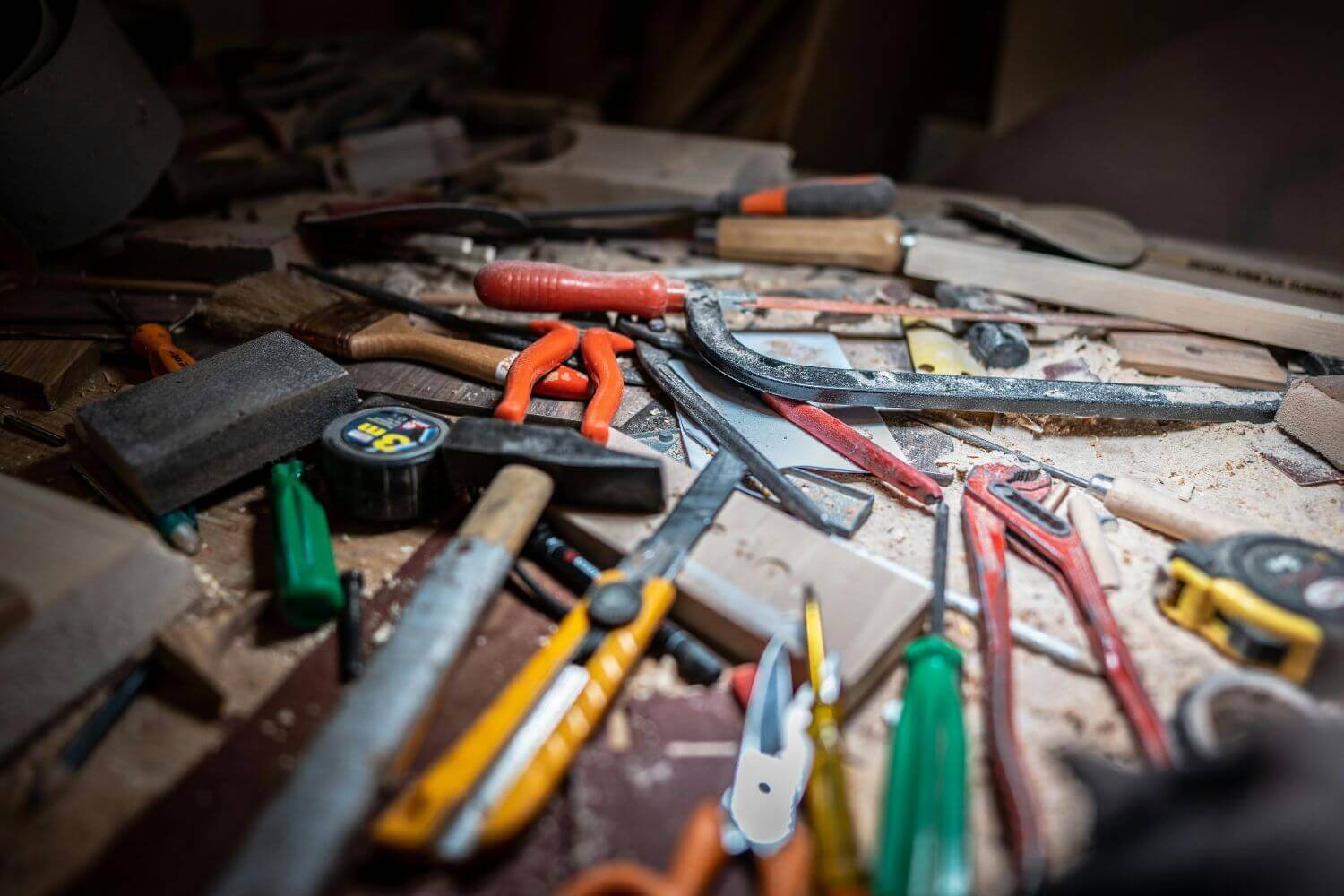 Tradesmen tools laid out on table, representing article on tool theft stories and keeping tools safe